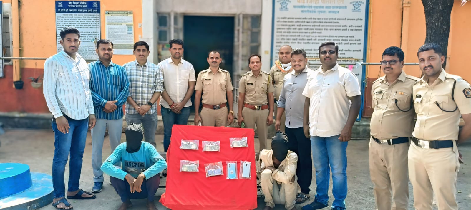 स्थानिक गुन्हे शाखेची कामगिरी  पोलीस ठाणे पाटोदा हद्दीत घरफोडी गुन्हे करणा-या आरोपीस स्थानिक गुन्हे शाखेने ठोकल्या बेड्या