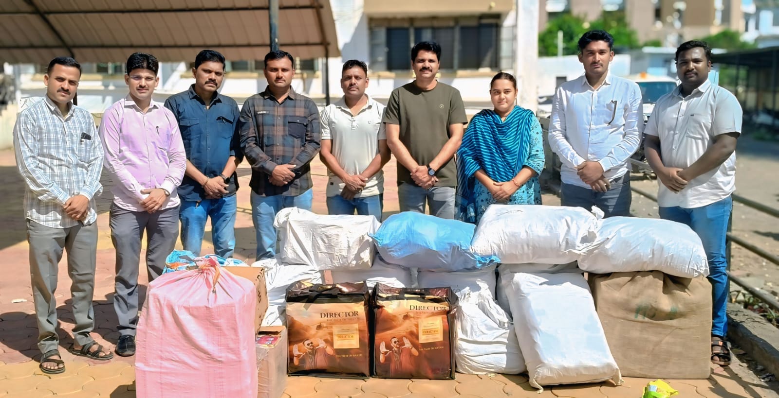 स्थानिक गुन्हे शाखेची धडक कारवाई : चांदणेवस्ती पेठ, बीड येथे छापा टाकून 3,59,388 रुपयांचा गुटखा जप्त